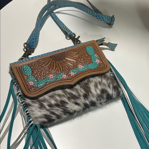 Myra Bag Women's Leivitate Hand-Tooled Crossbody Bag - Picture 4 of 9